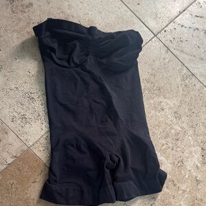 SKIMS Black Strapless Shapewear NWOT